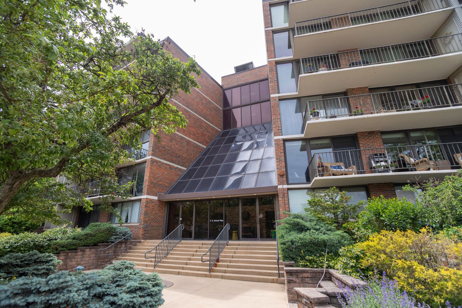 2 S Atrium Way 208