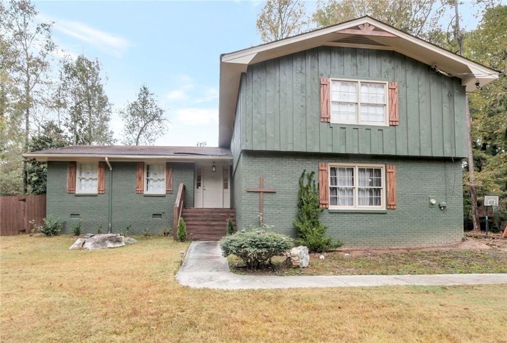 1210 Brookside Drive Ne