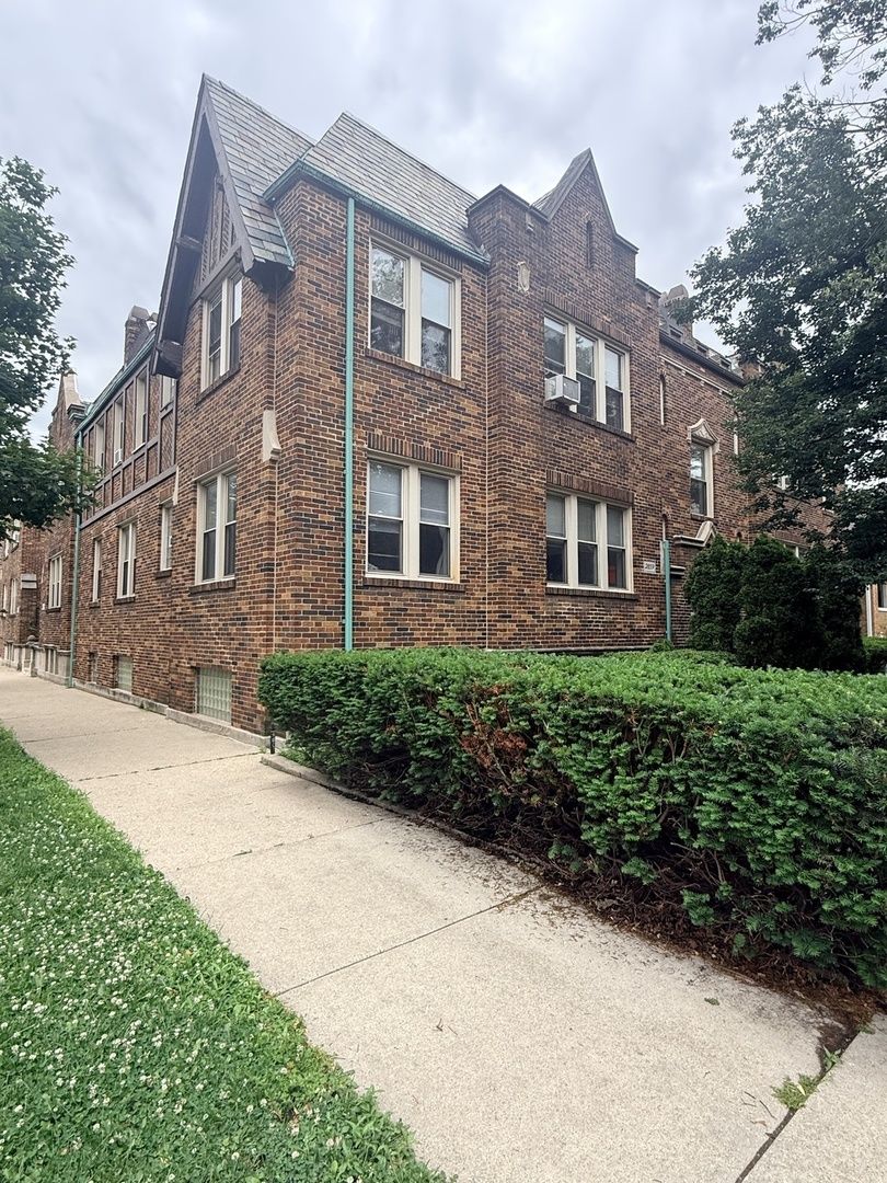 2859 N Kostner Avenue 1