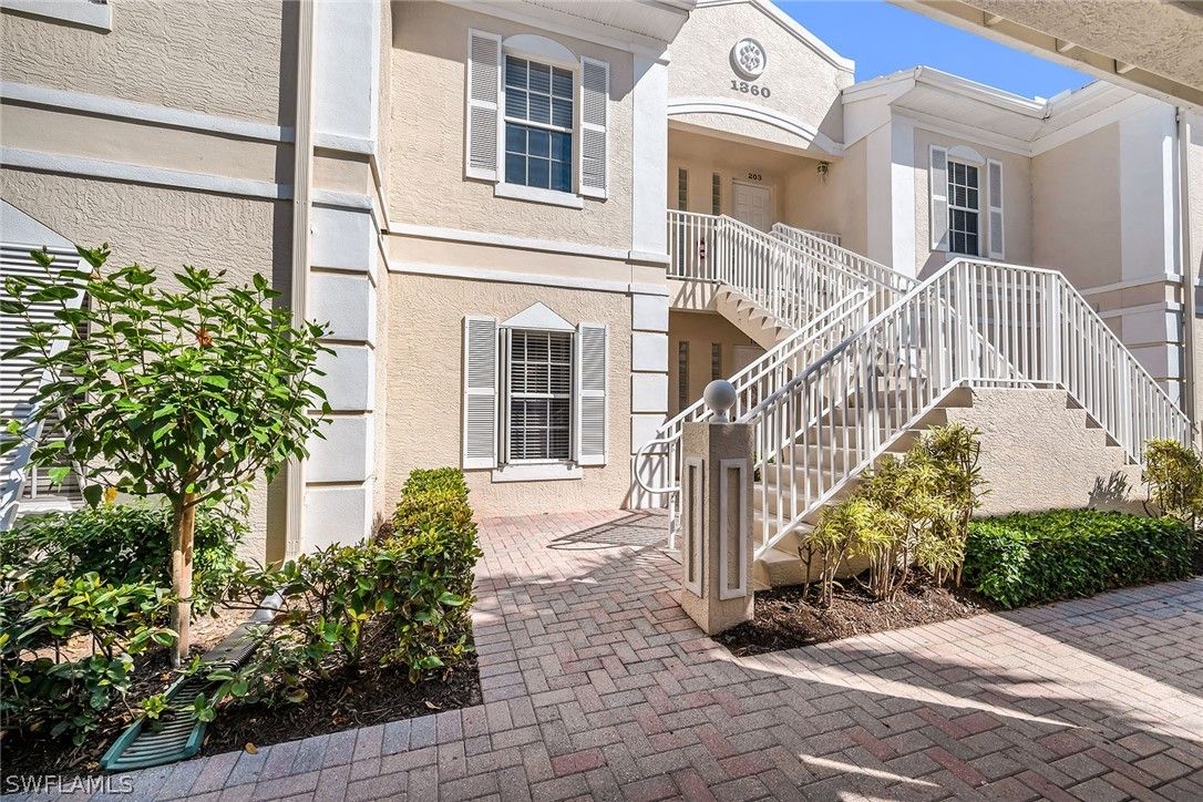 1360 Sweetwater Cove 102