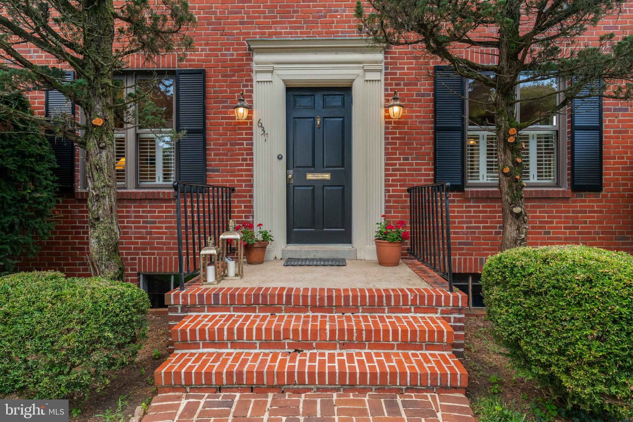 637 Chase Street