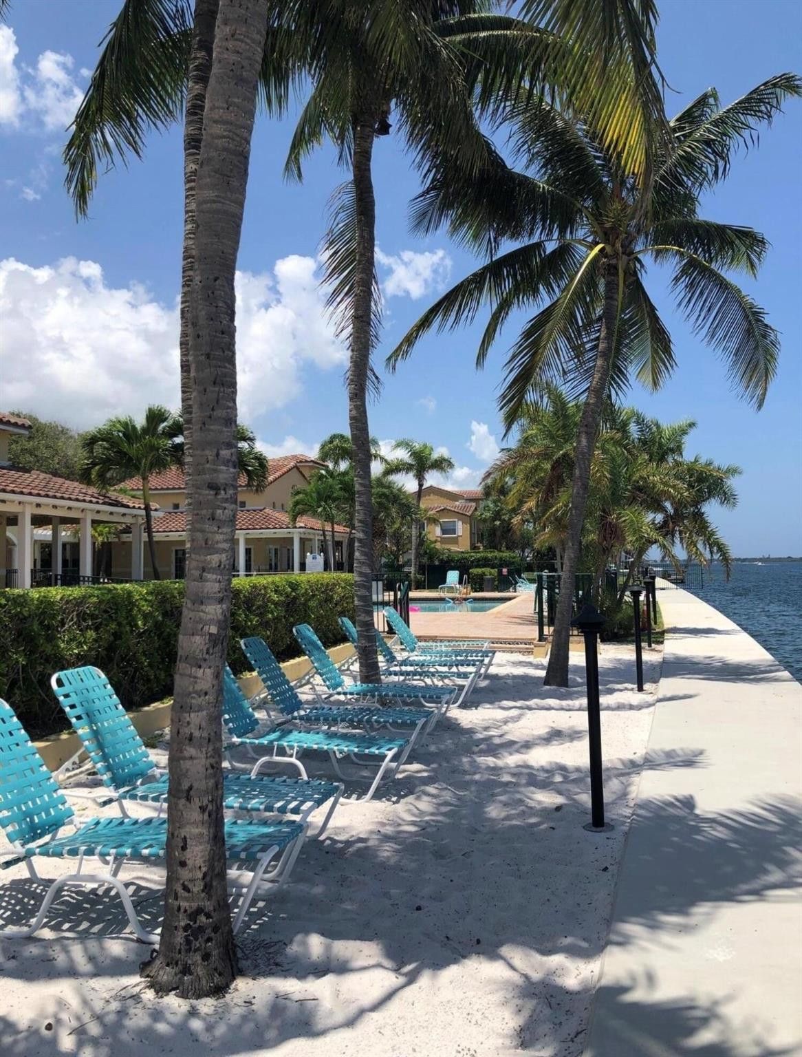 1040 Lake Shore Drive 206