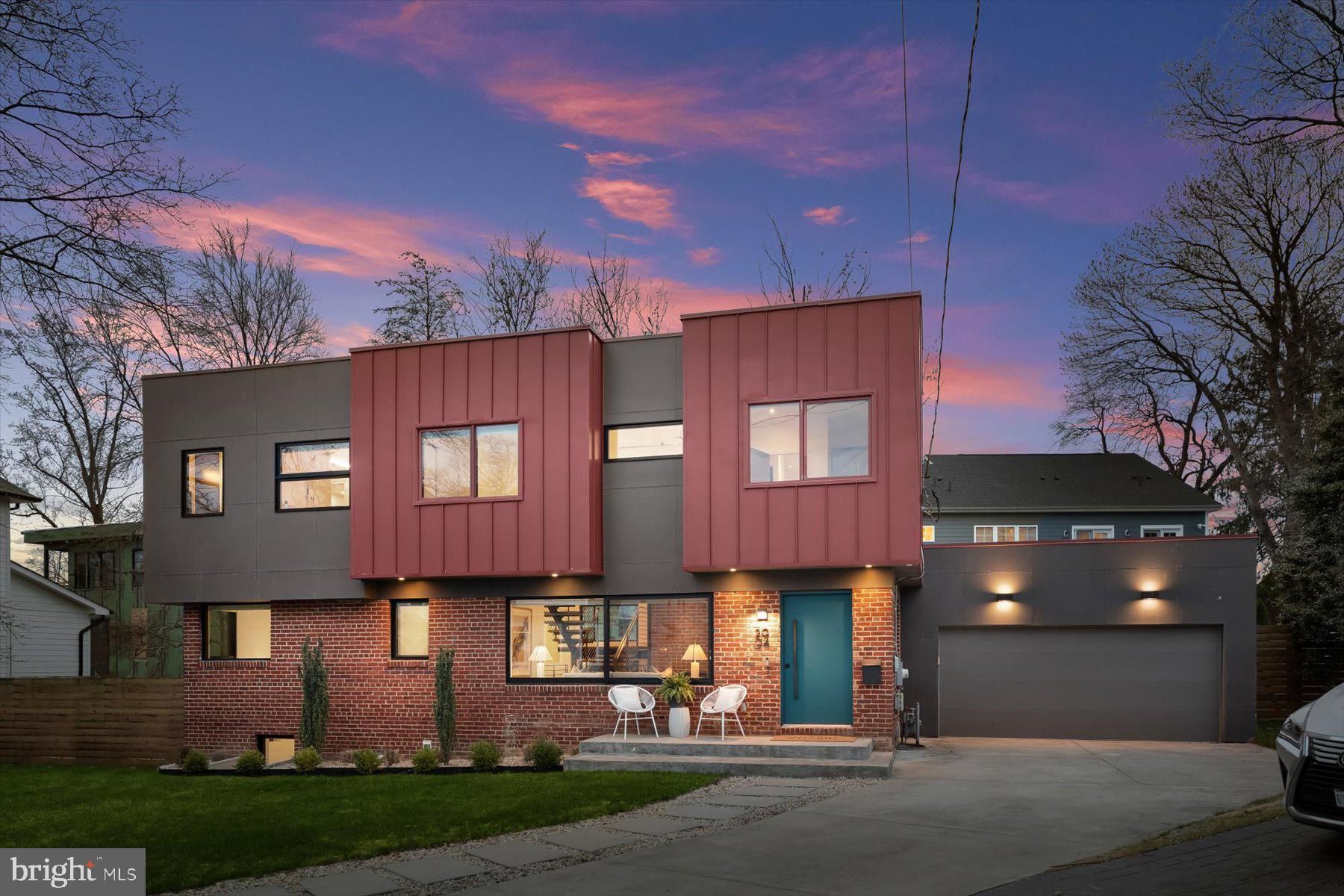 3004 N Underwood Street