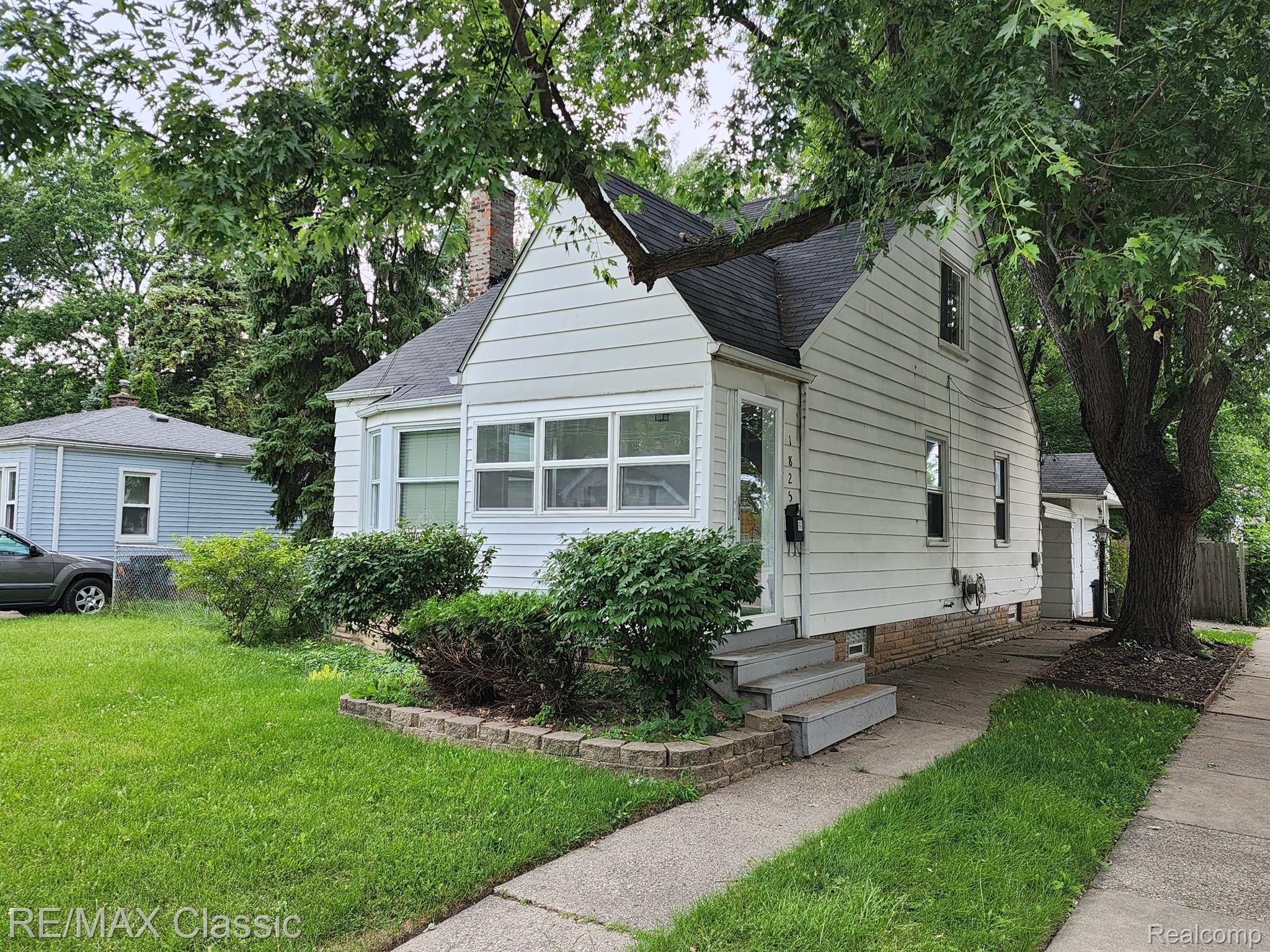 1825 Wordsworth Street