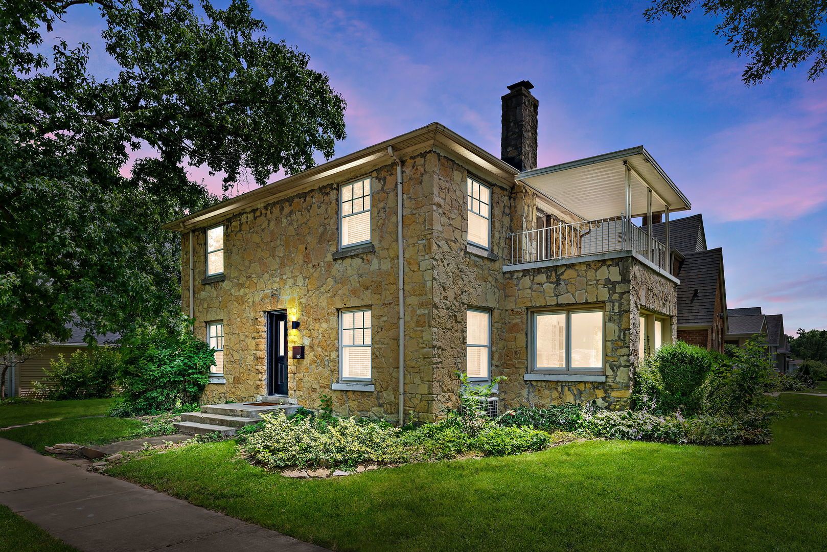1116 E Duane Boulevard