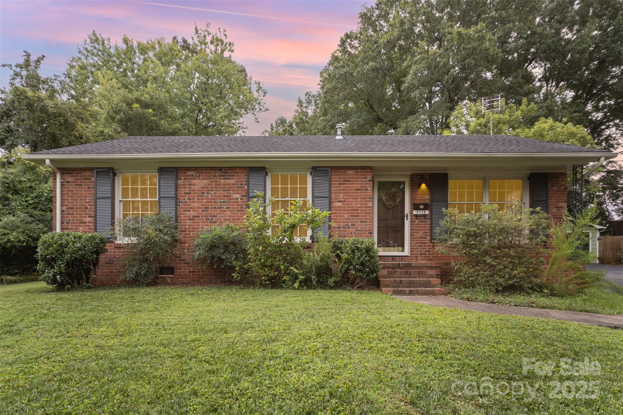 7113 Rockcliff Court