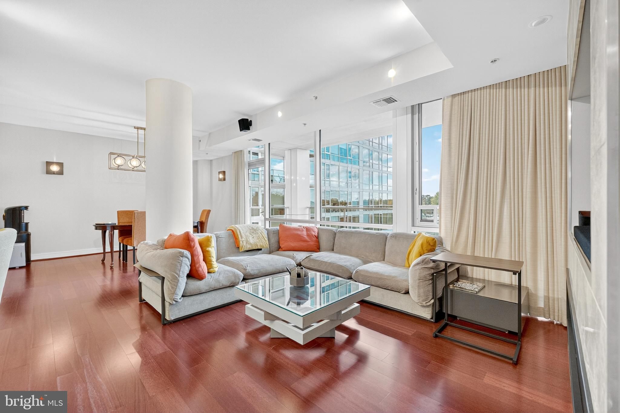 6820 Wisconsin Avenue 4006