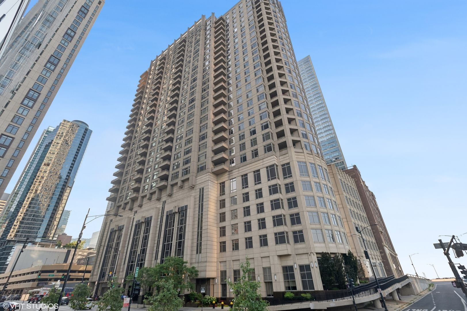 530 N Lake Shore Drive 2106