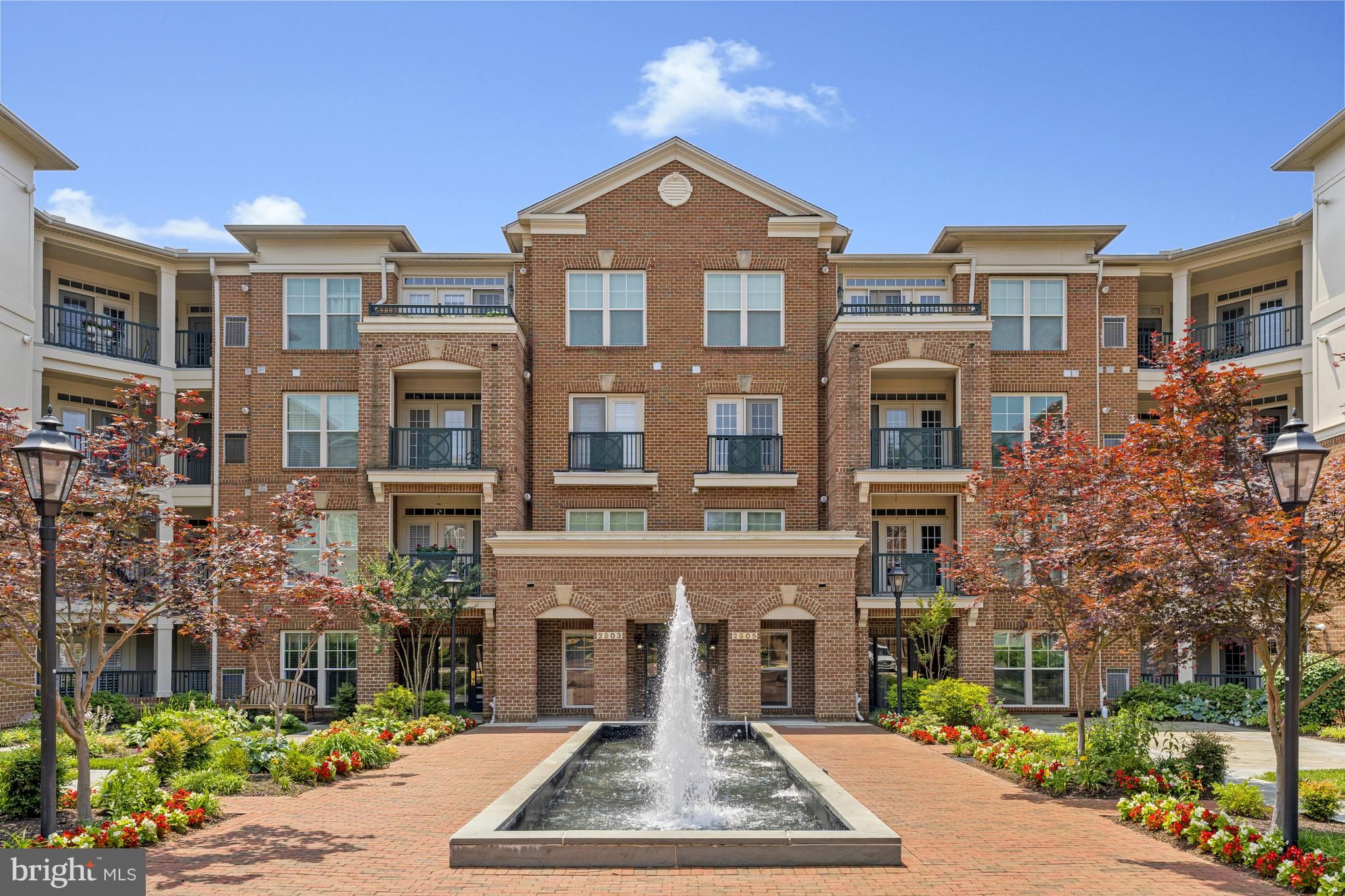 2903 Saintsbury Plaza #302