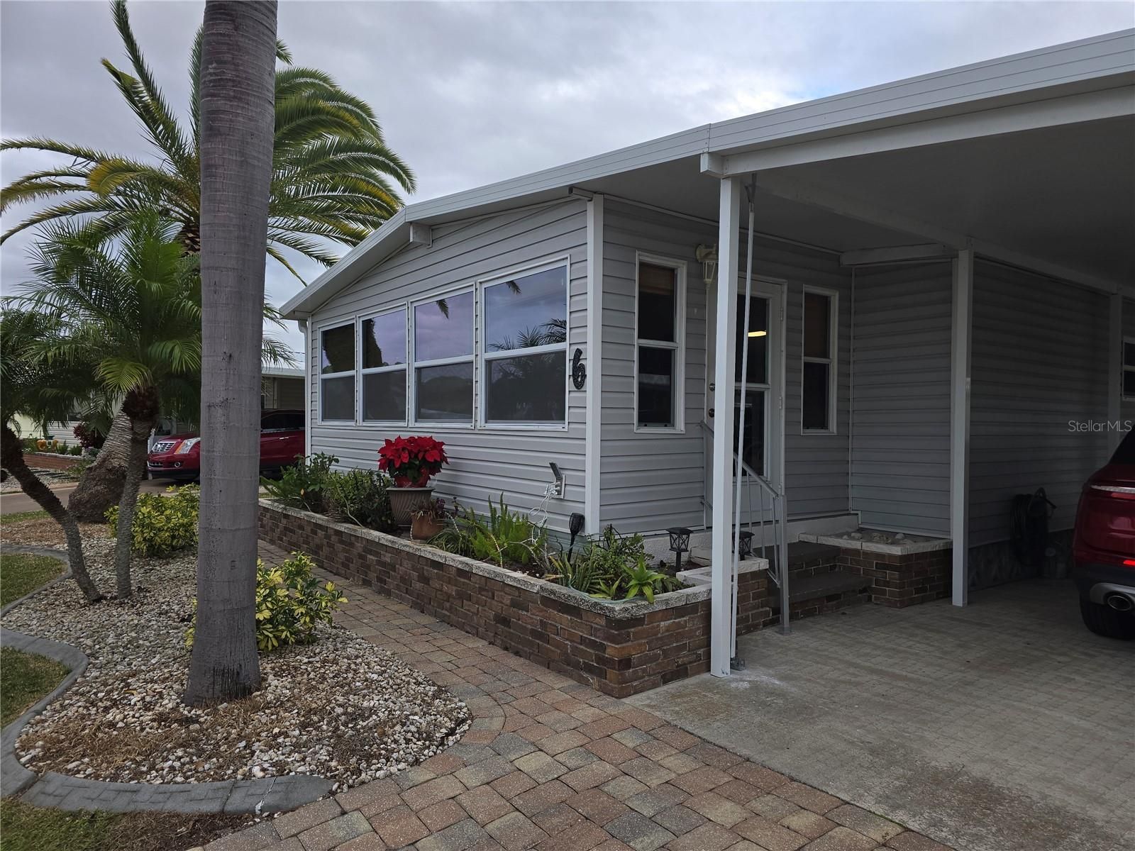 6 S Botany Bay Circle