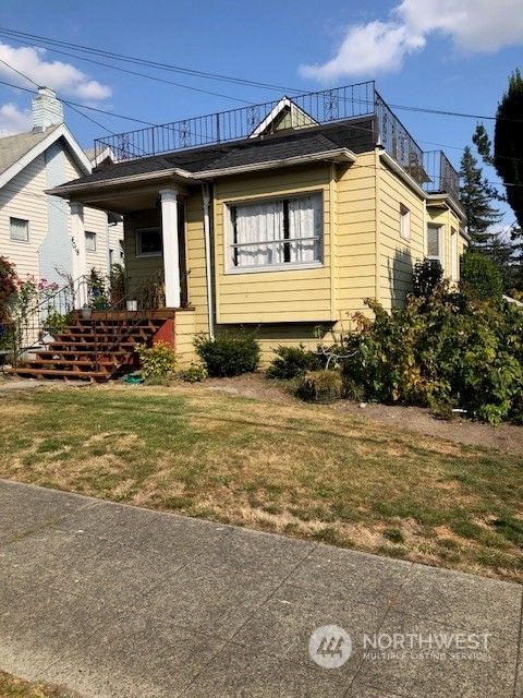 4018 Woodland Park Avenue N