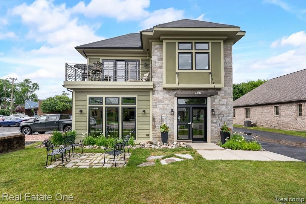 426 W University Drive