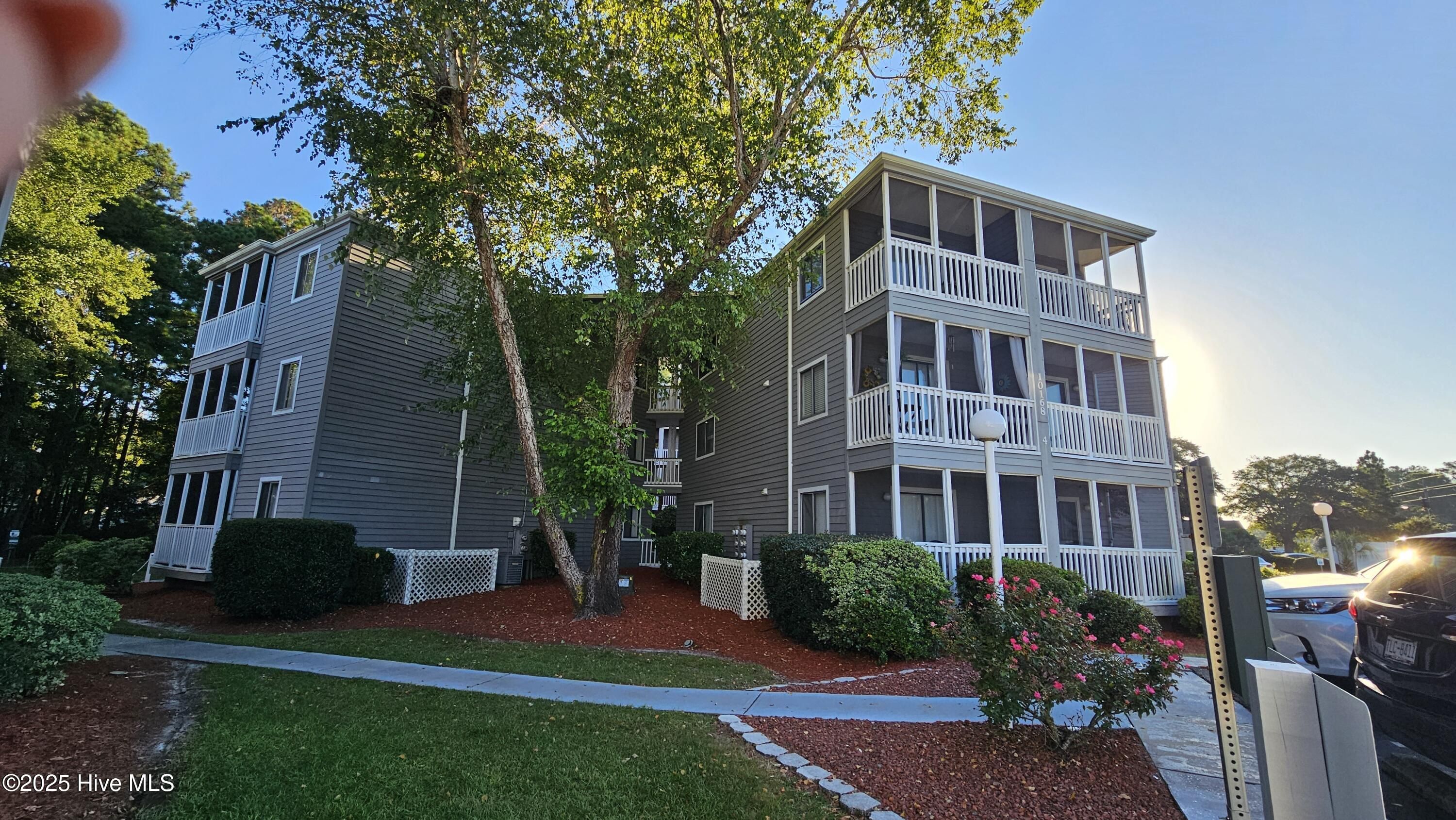 10168 Beach Drive Sw 4206