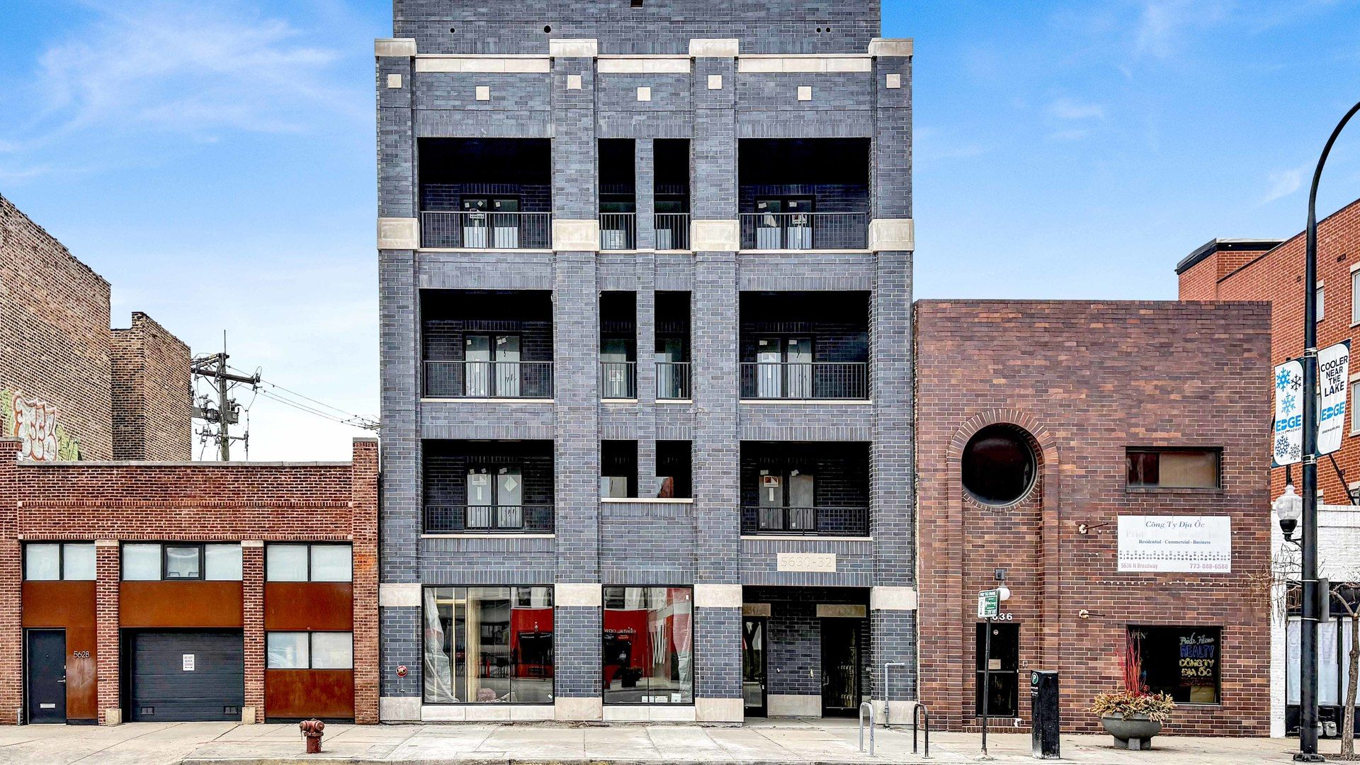 5630 N Broadway Street 2W