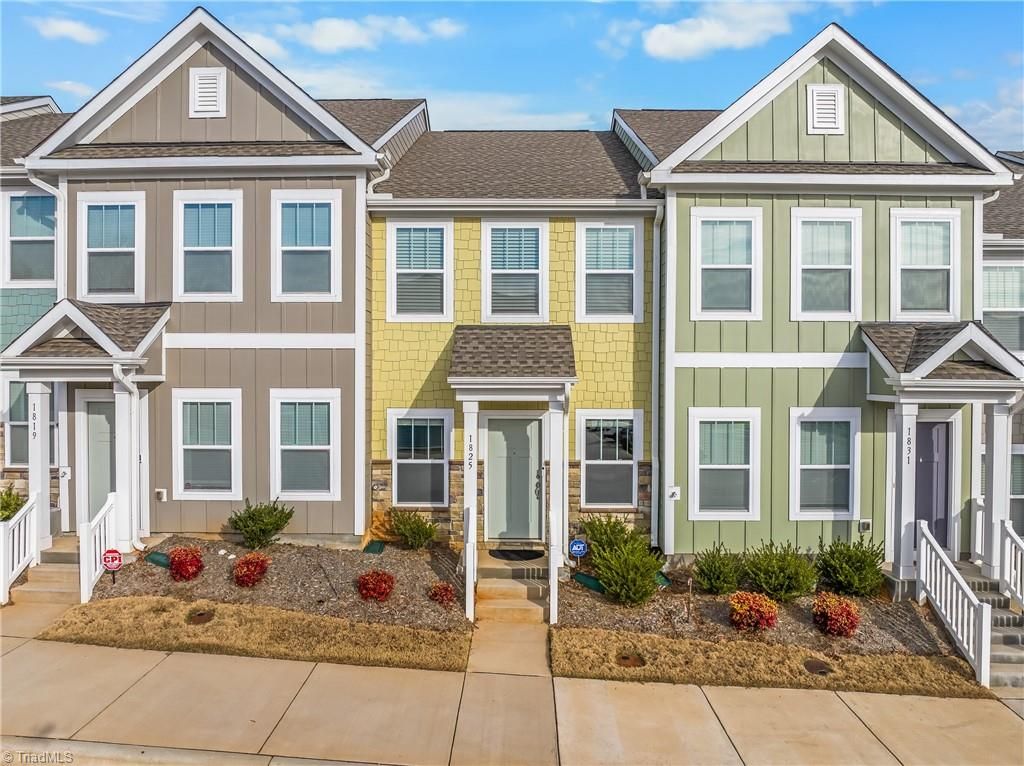 1825 Ardmore Commons Drive