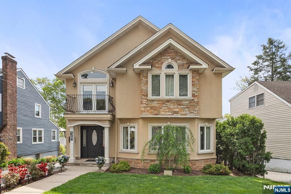 38 Cathedral Avenue