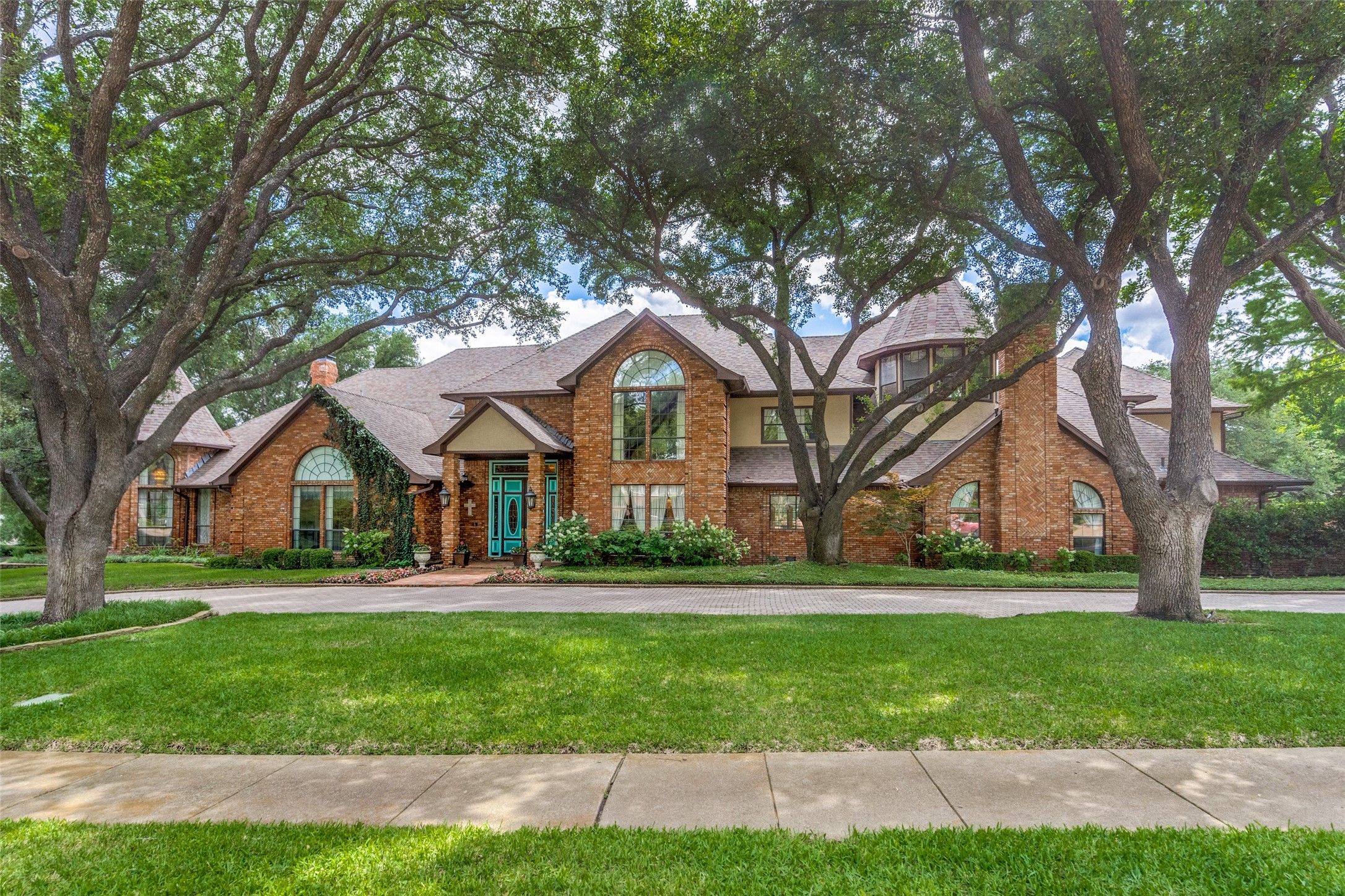 5600 Willow Bend Court