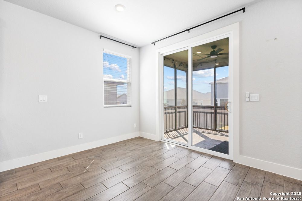 7333 Walkers Loop