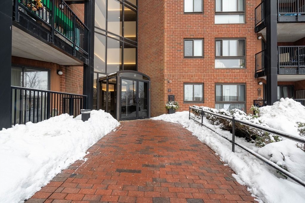 60 Rantoul Street 114N