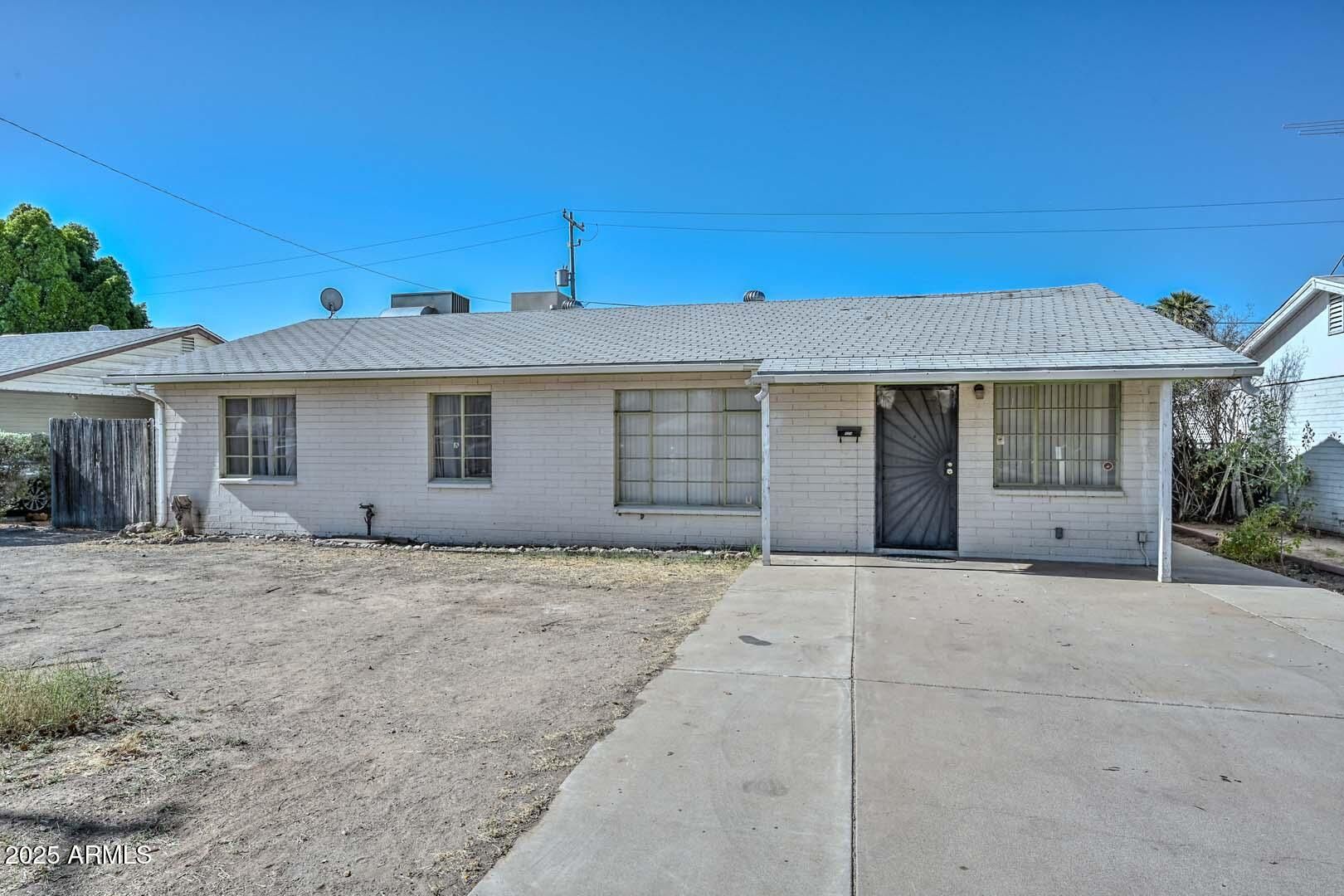 829 E Echo Lane