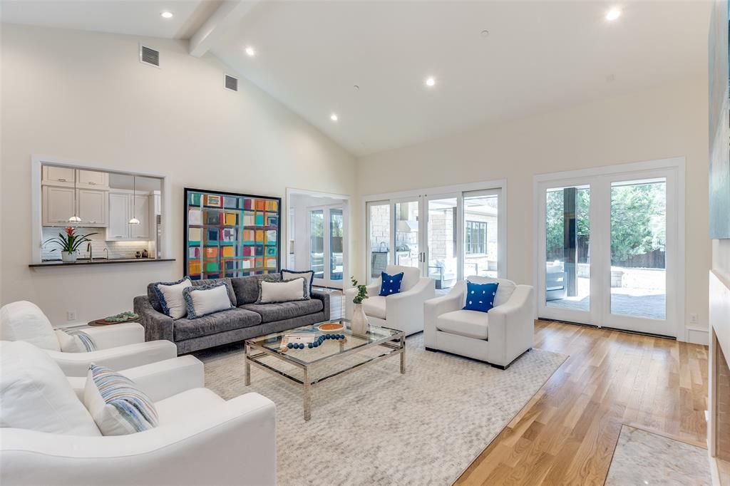 6032 Royal Crest Drive
