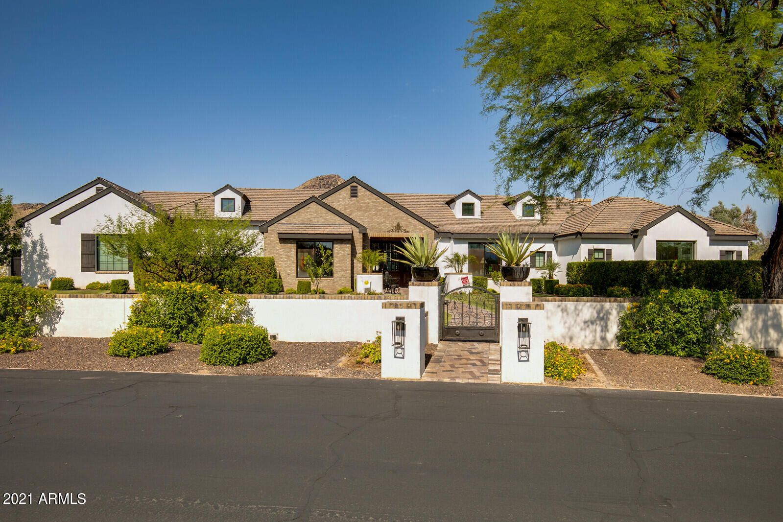 Mockingbird Meadows - Paradise Valley, AZ Homes for Sale & Real Estate |  neighborhoods.com