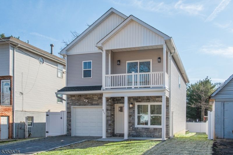817 Spruce
