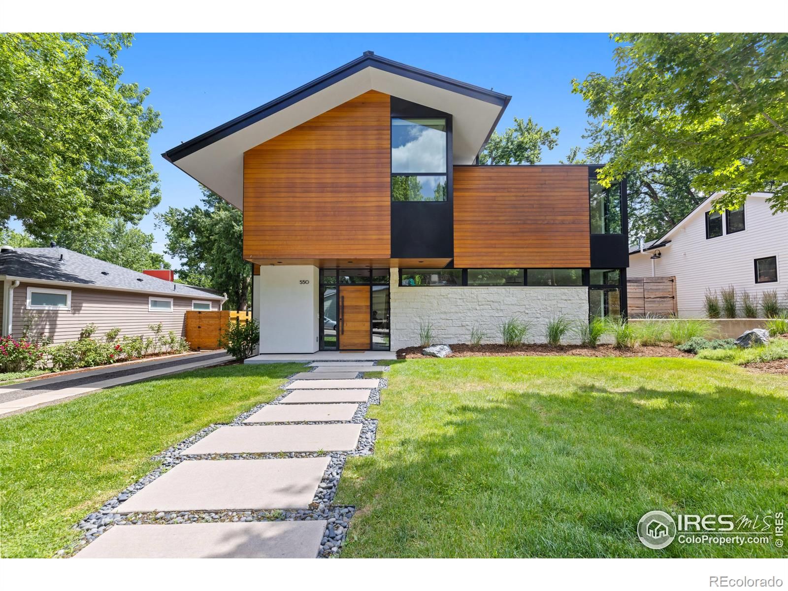 550 Iris Avenue