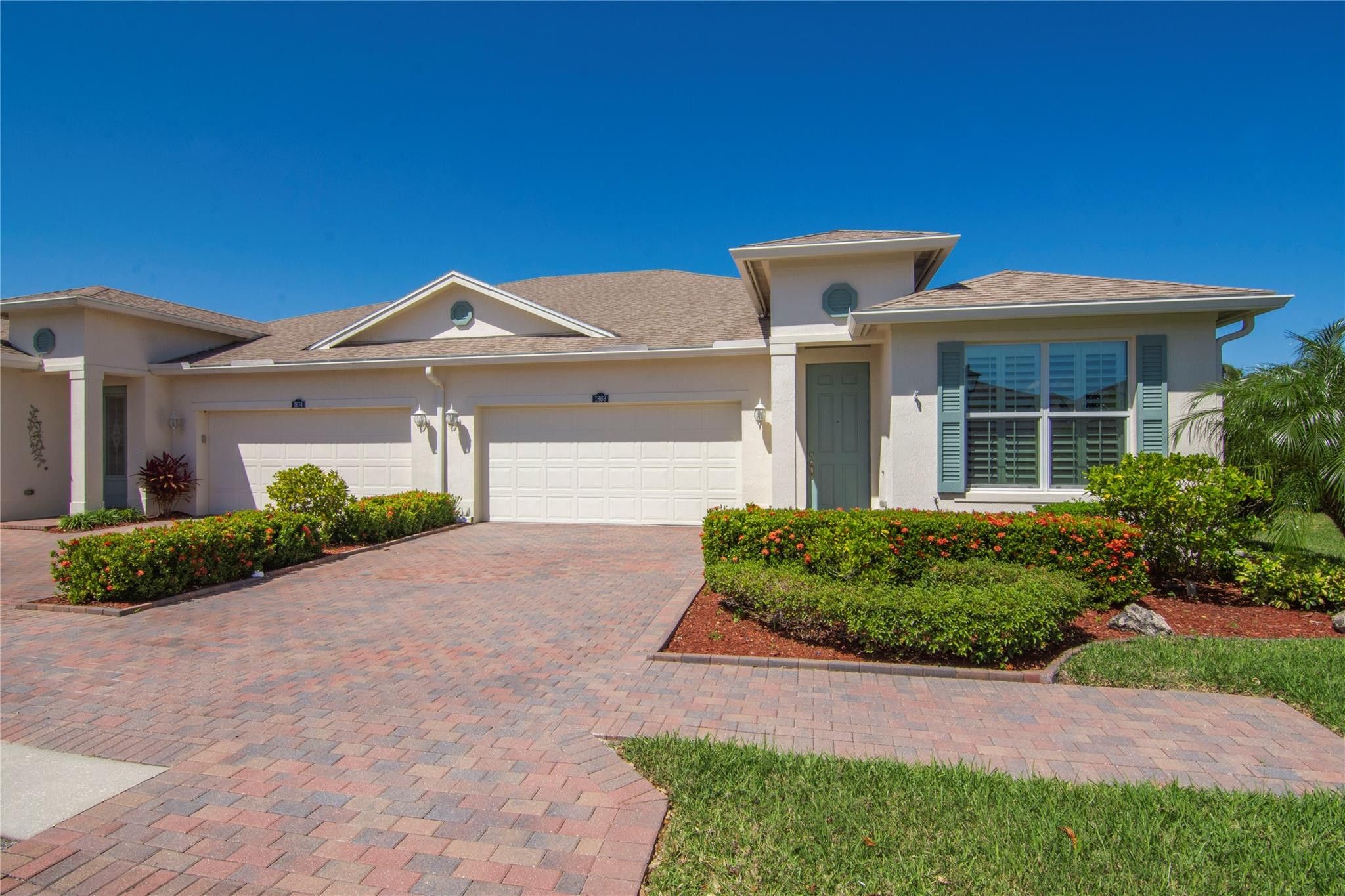 1868 Red Oak Terrace