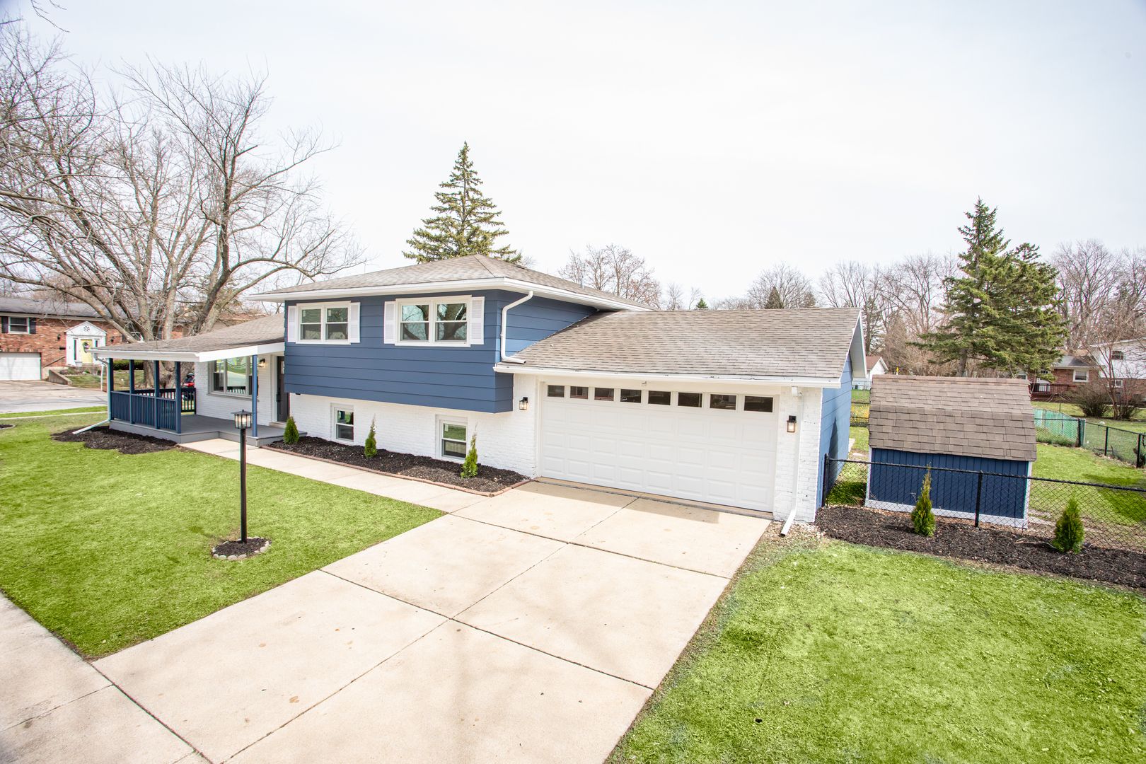 840 W Manor Court
