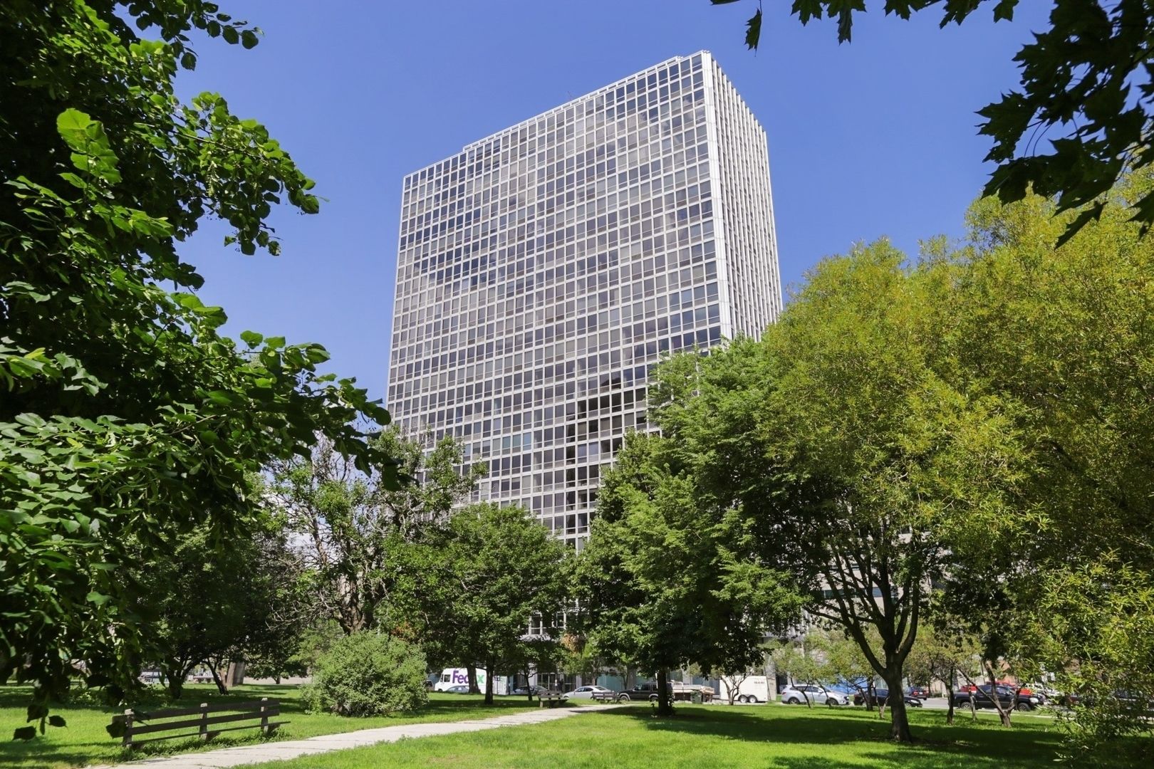 330 W Diversey Parkway 2306