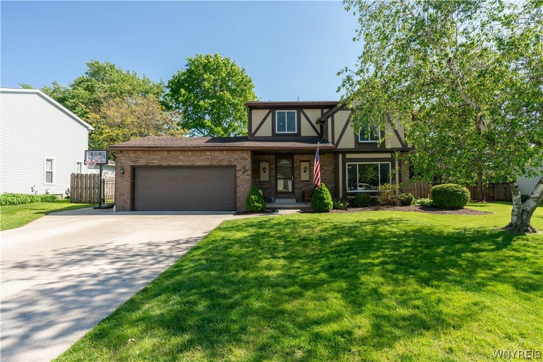 7 Colonial Manor Court