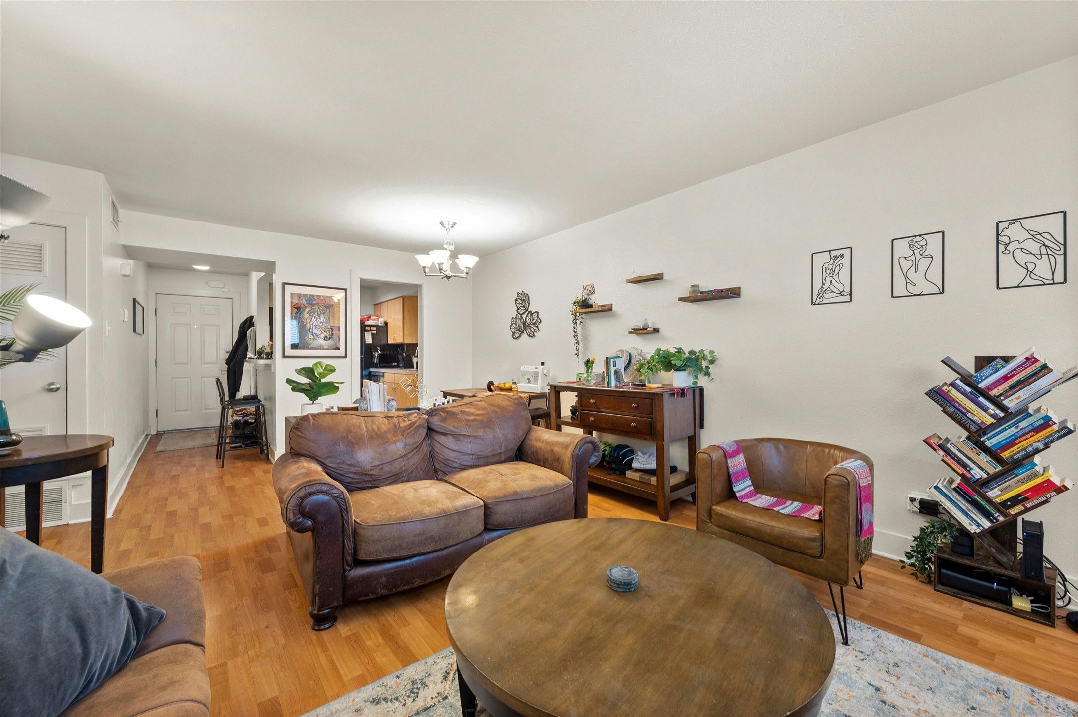 3815 Guadalupe 207