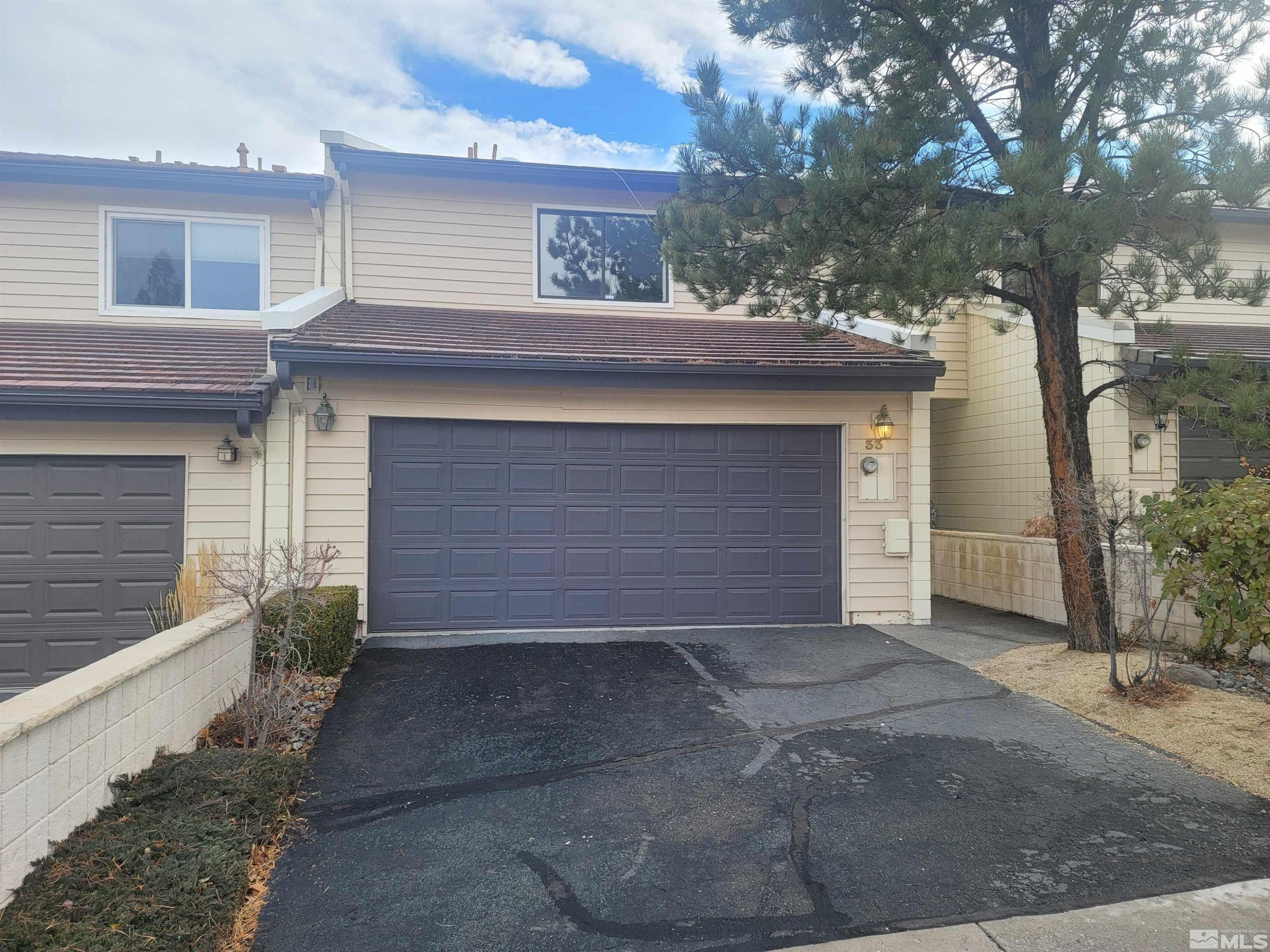 3601 Skyline Boulevard 33
