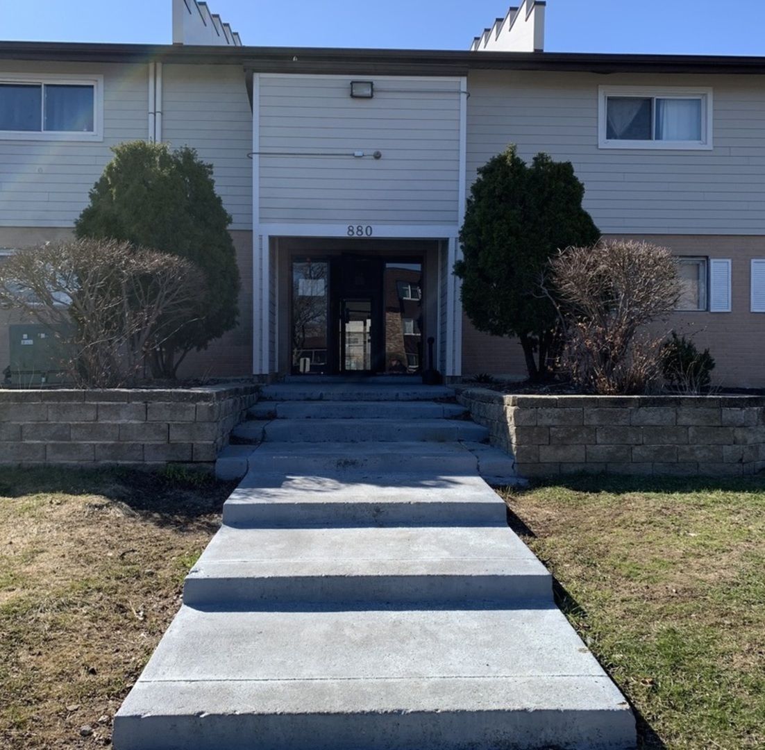 880 E Old Willow Road 280