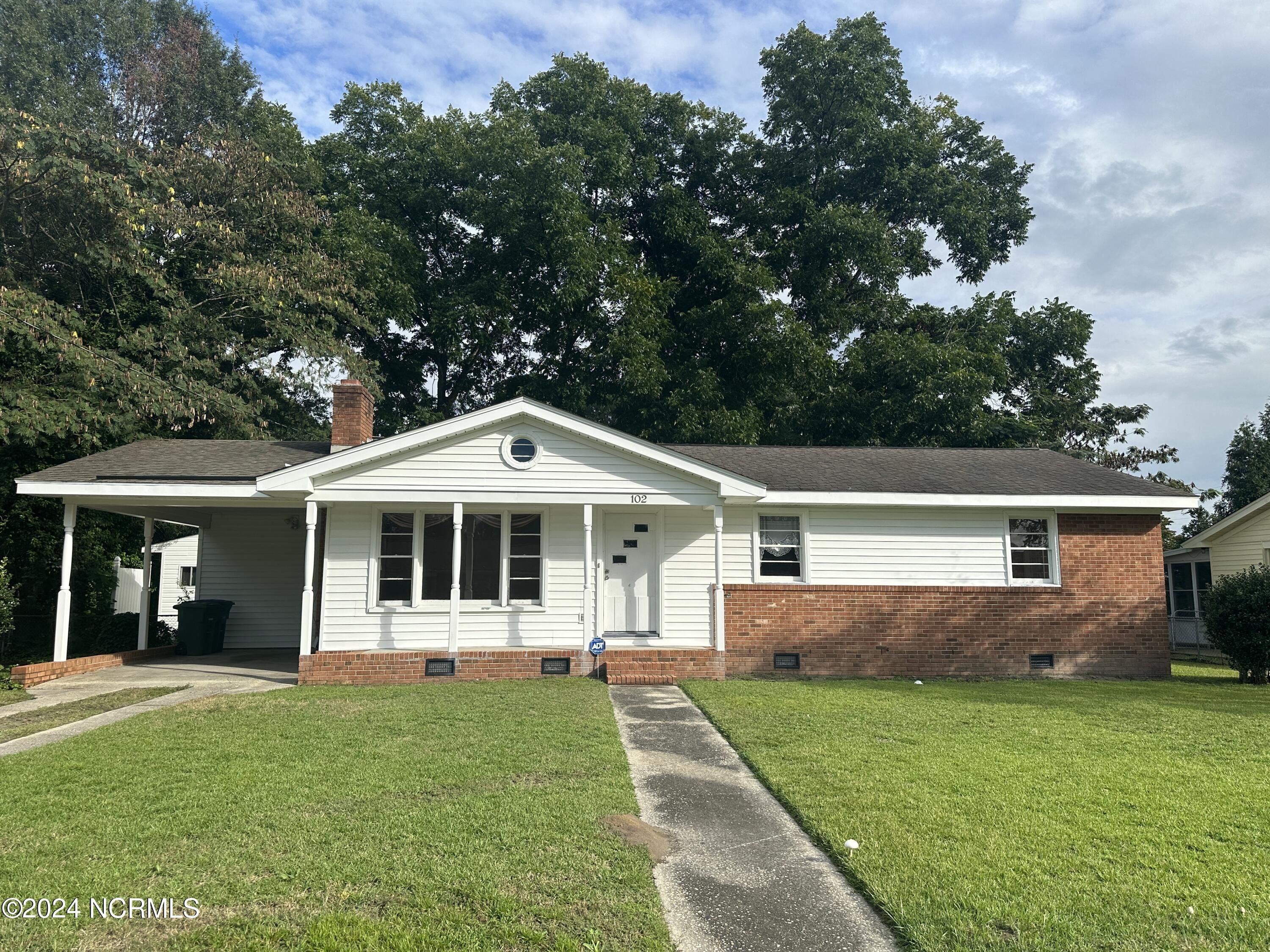 102 Alexander Circle