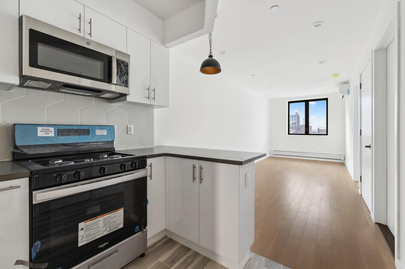 800 5th Avenue 2B