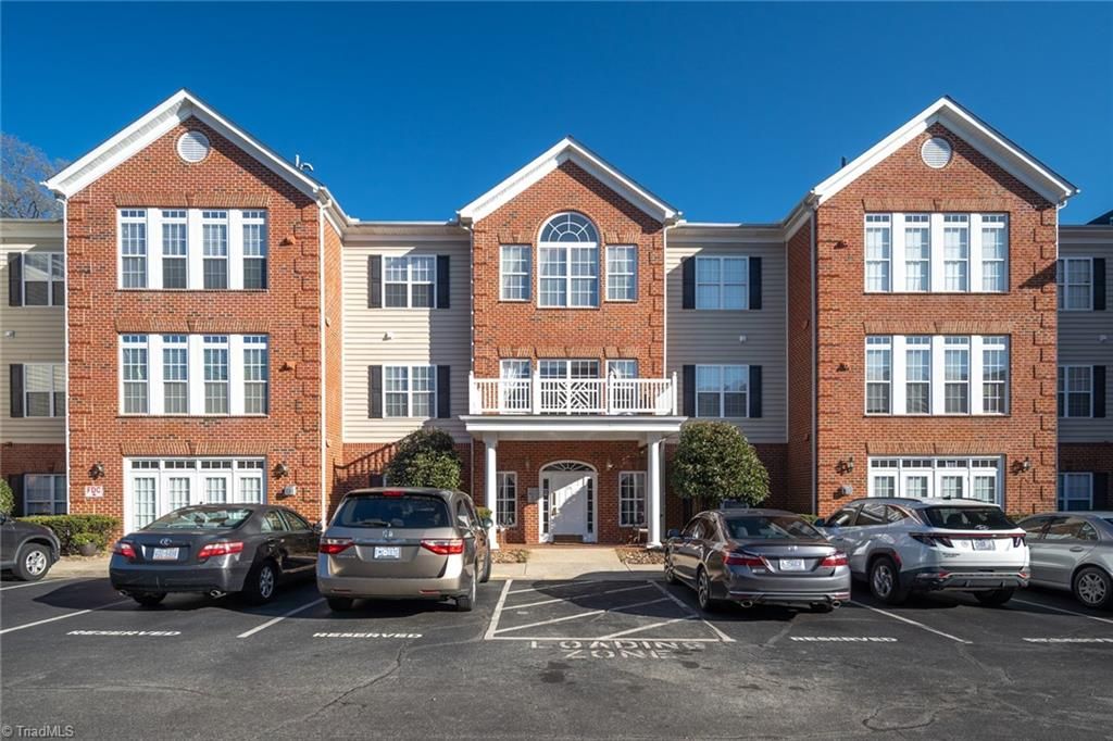 524 College Road 307