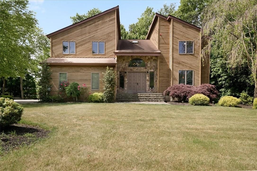 8 Chimney Ridge Drive