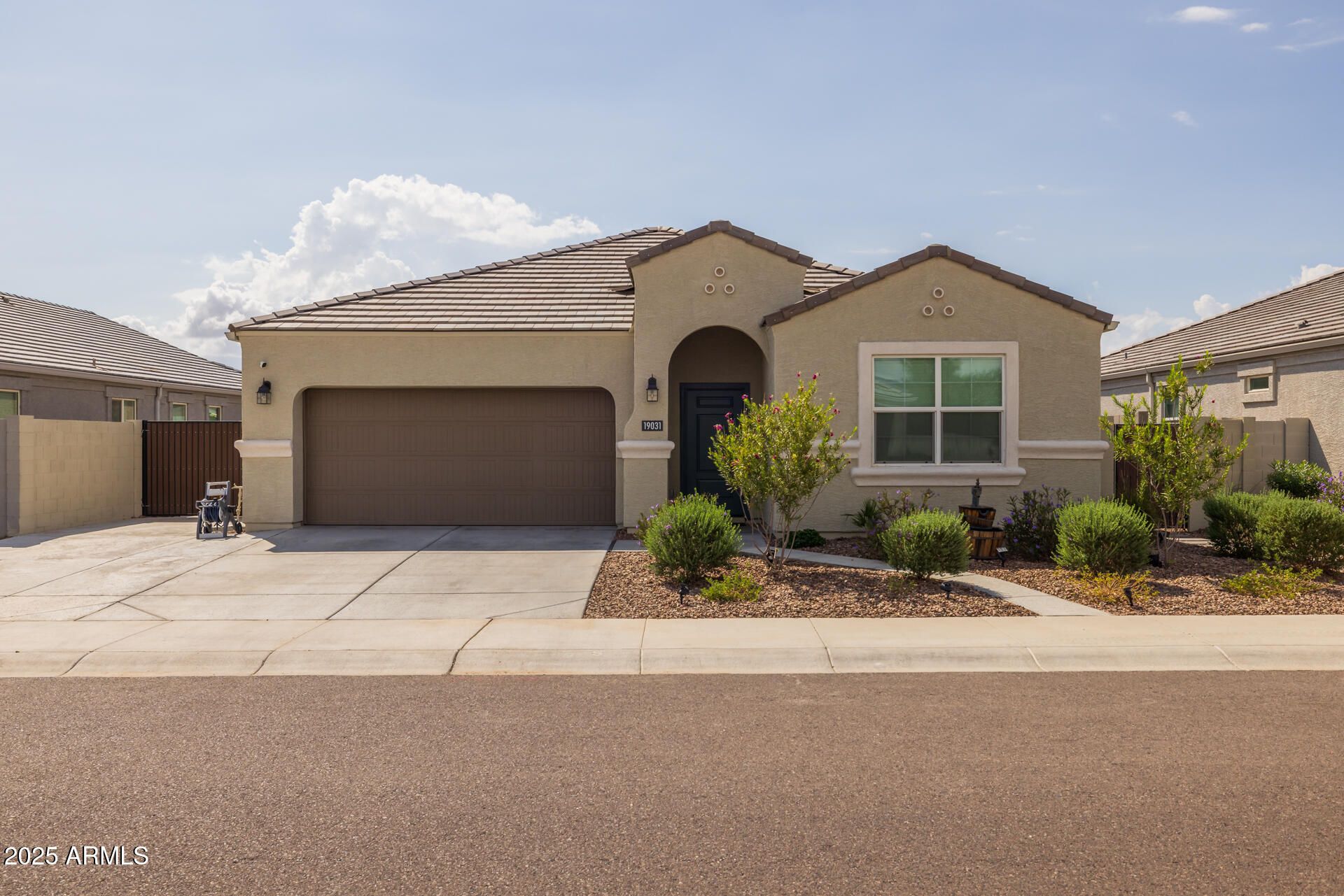 19031 W Sheffer Avenue