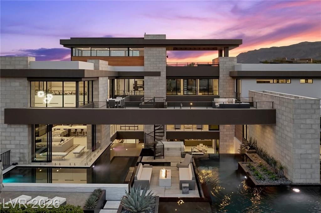 4 Soaring Bird Court