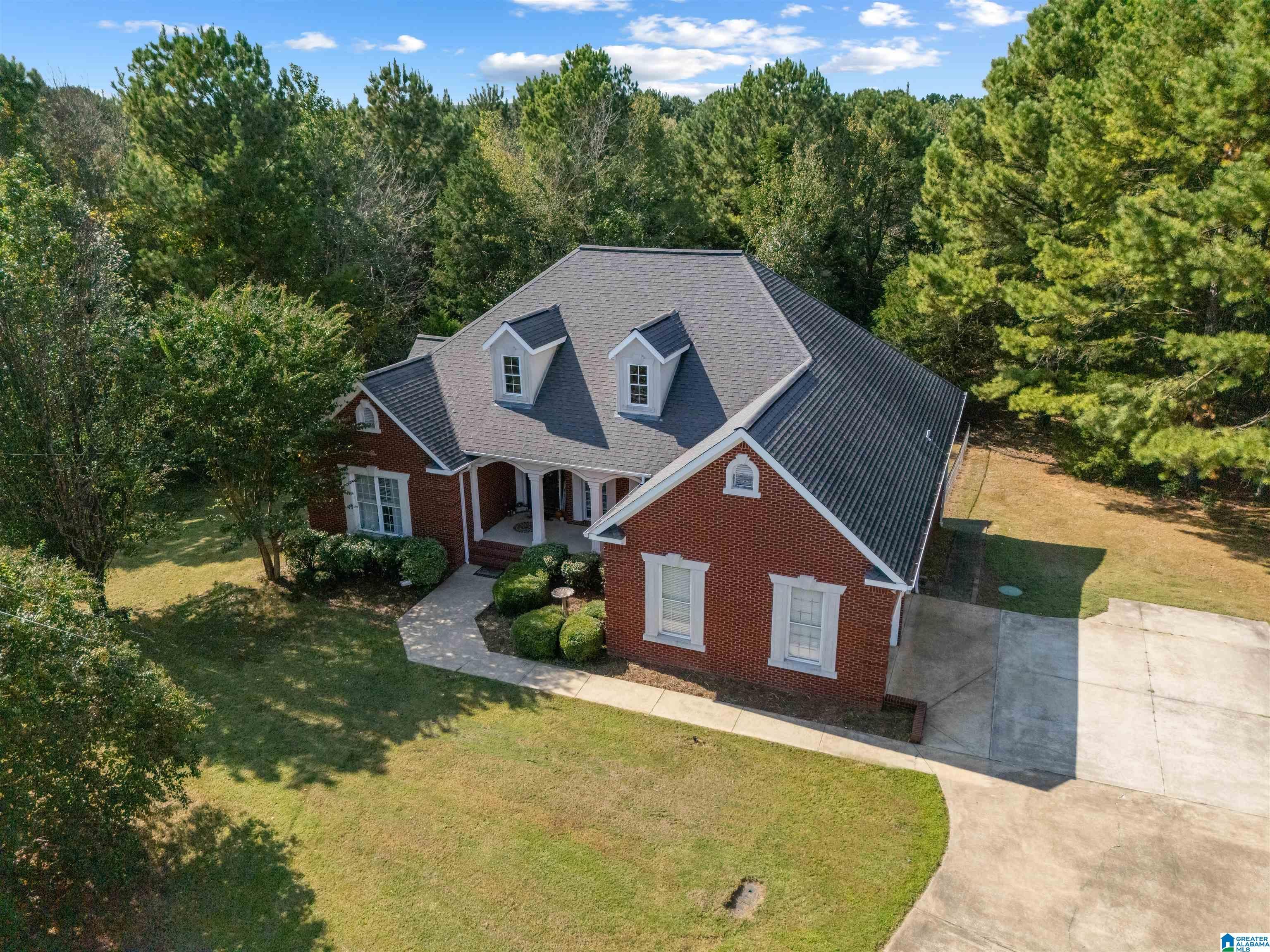 703 Crystal Crest Sw