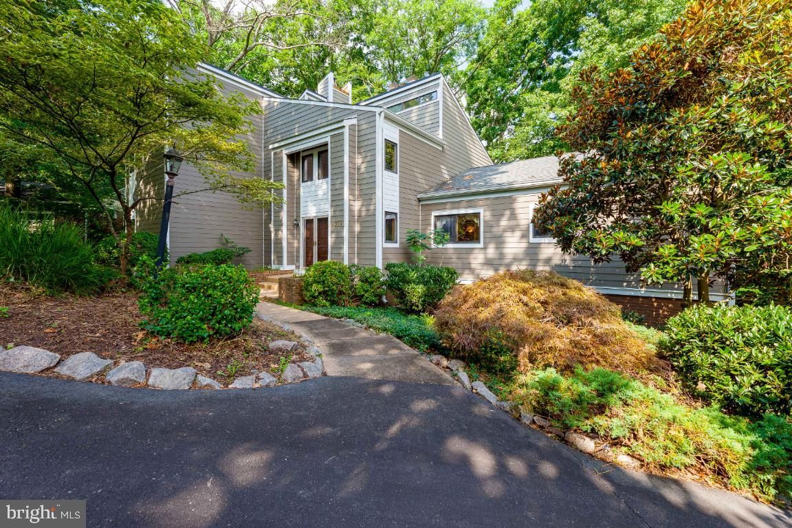 6364 Evangeline Lane