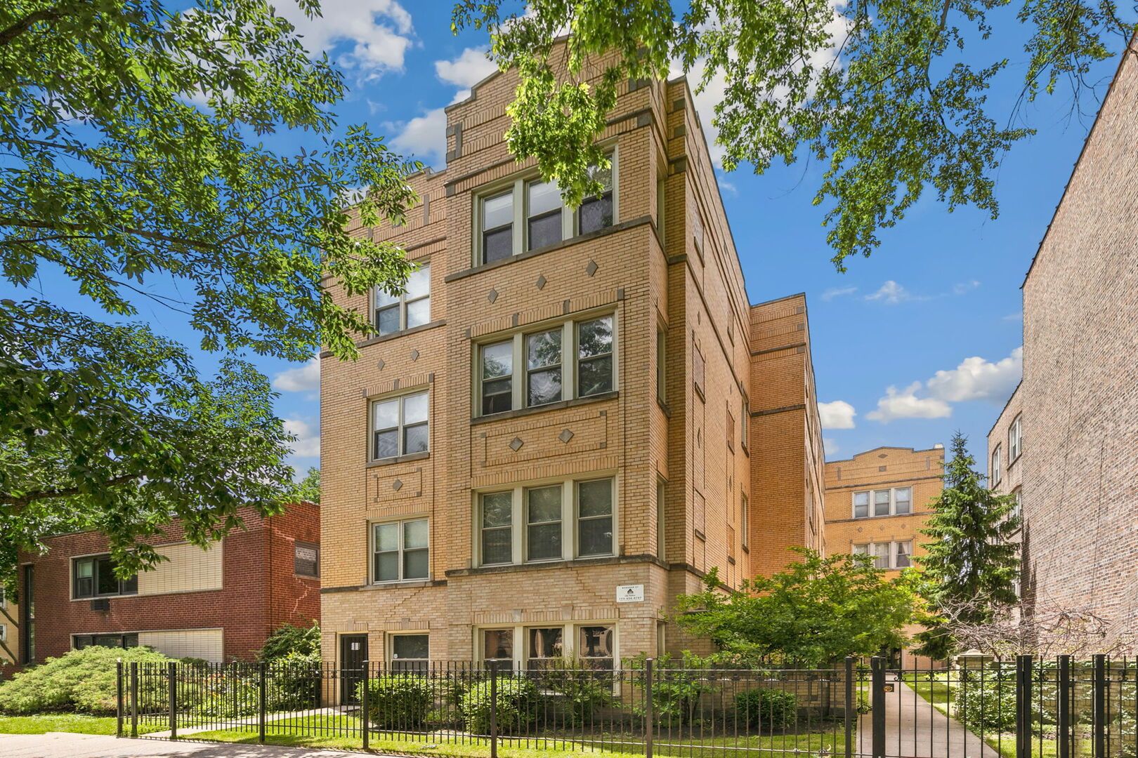 4104 N Mozart Street 2W