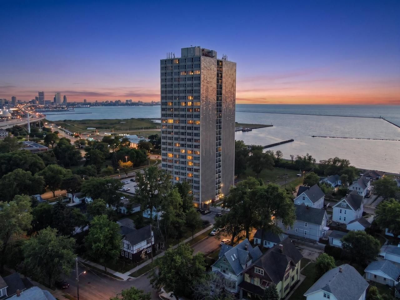 2525 S Shore Drive 15B