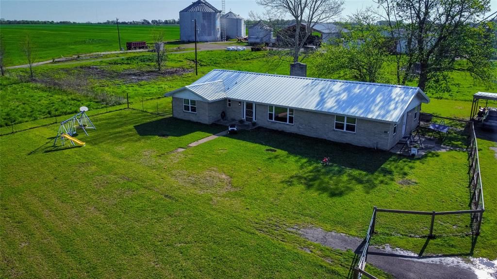 1390 Farm Road 1159