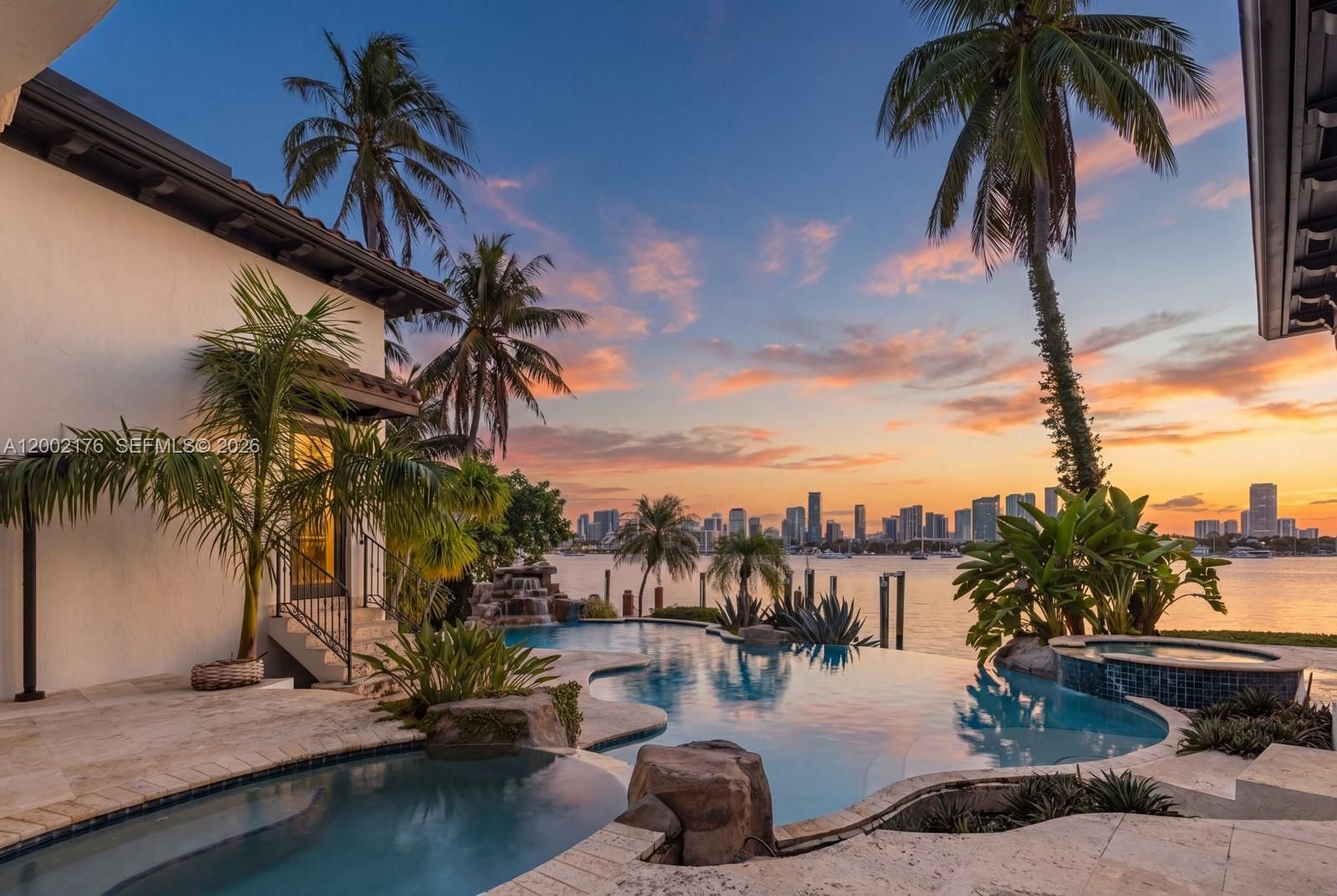 432 S Hibiscus Drive