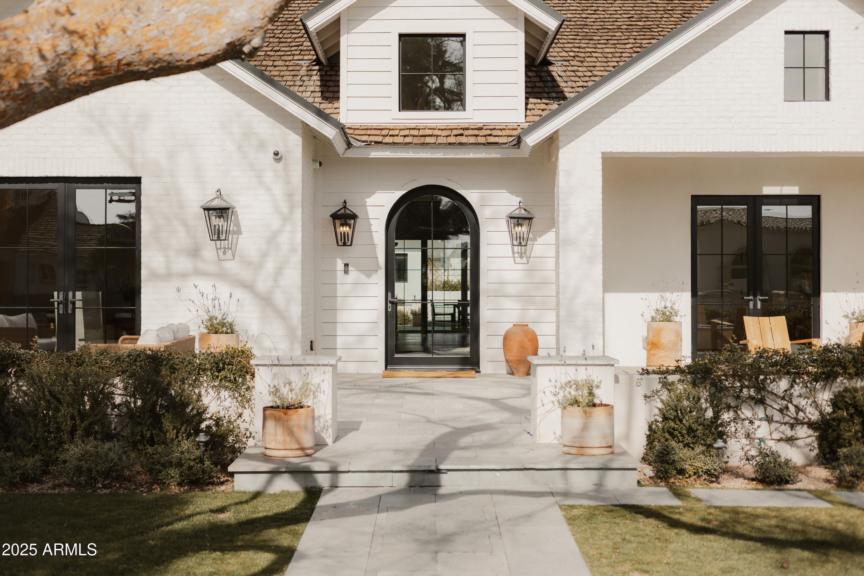 5314 E Calle Del Norte --