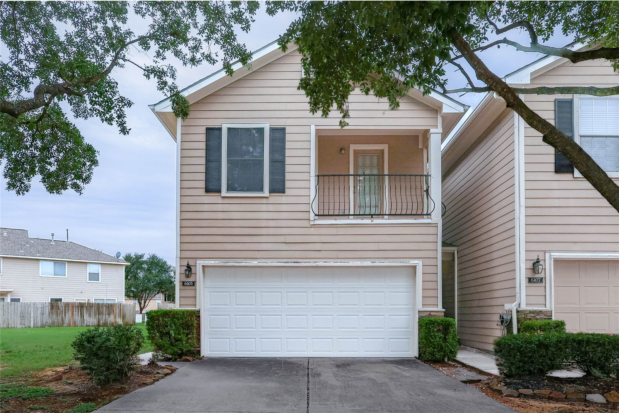 6103 Shadow Isle Lane