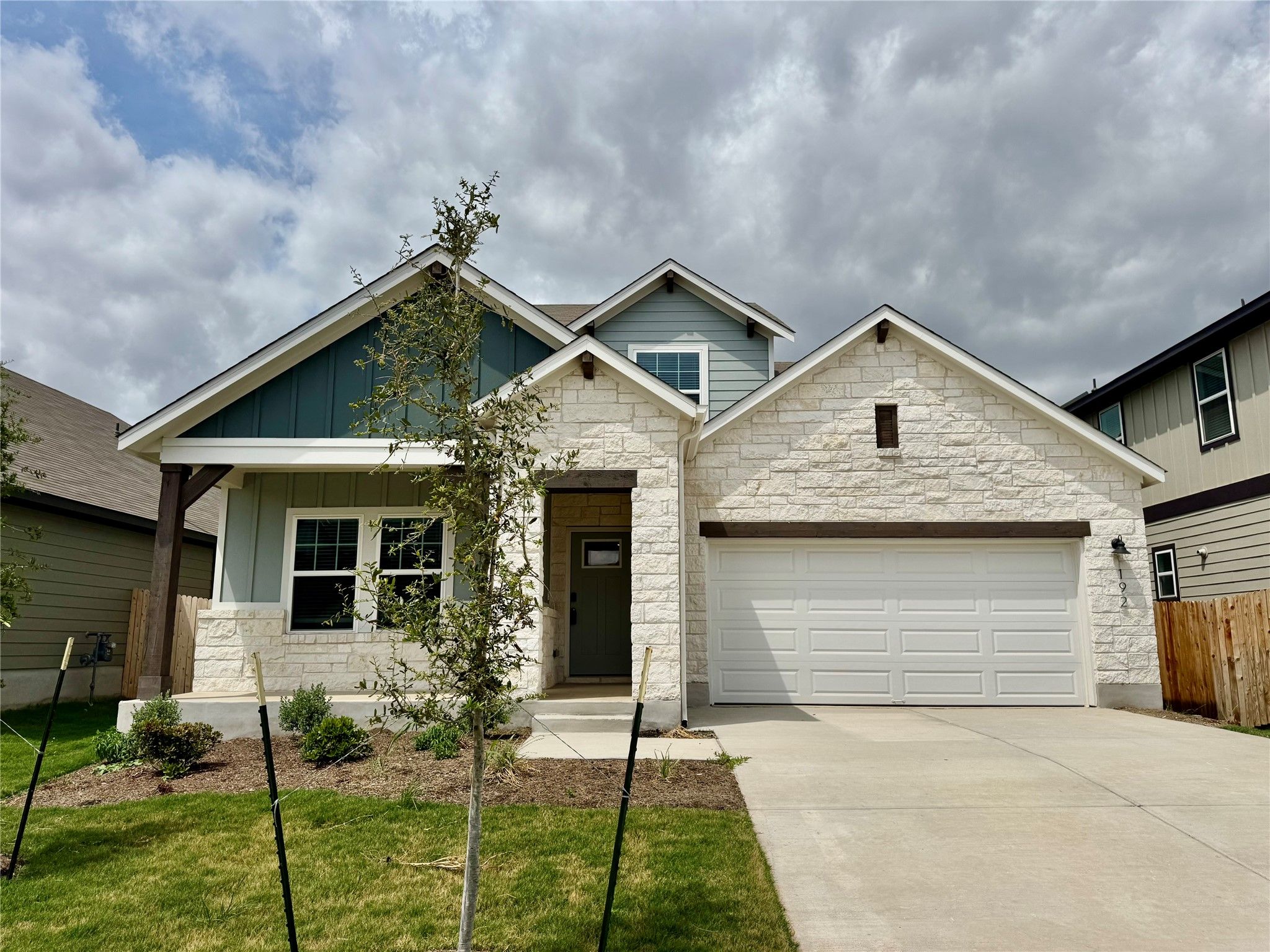 192 Coopers Hawk Crescent
